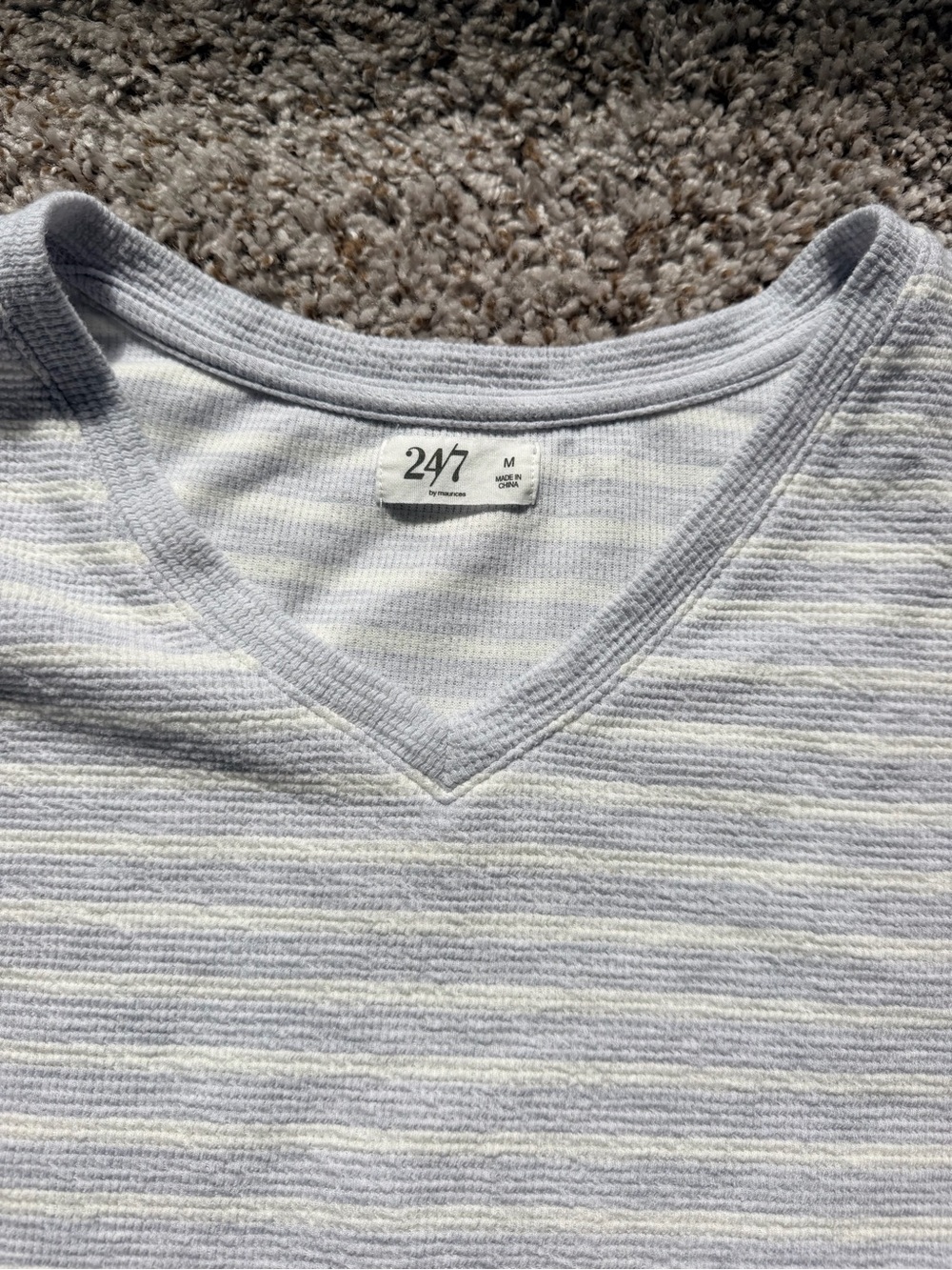 Striped Light Gray V‑Neck Short Sleeve Tee - Picture 3 of 3